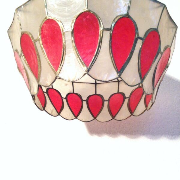 Red mother-of-pearl suspension