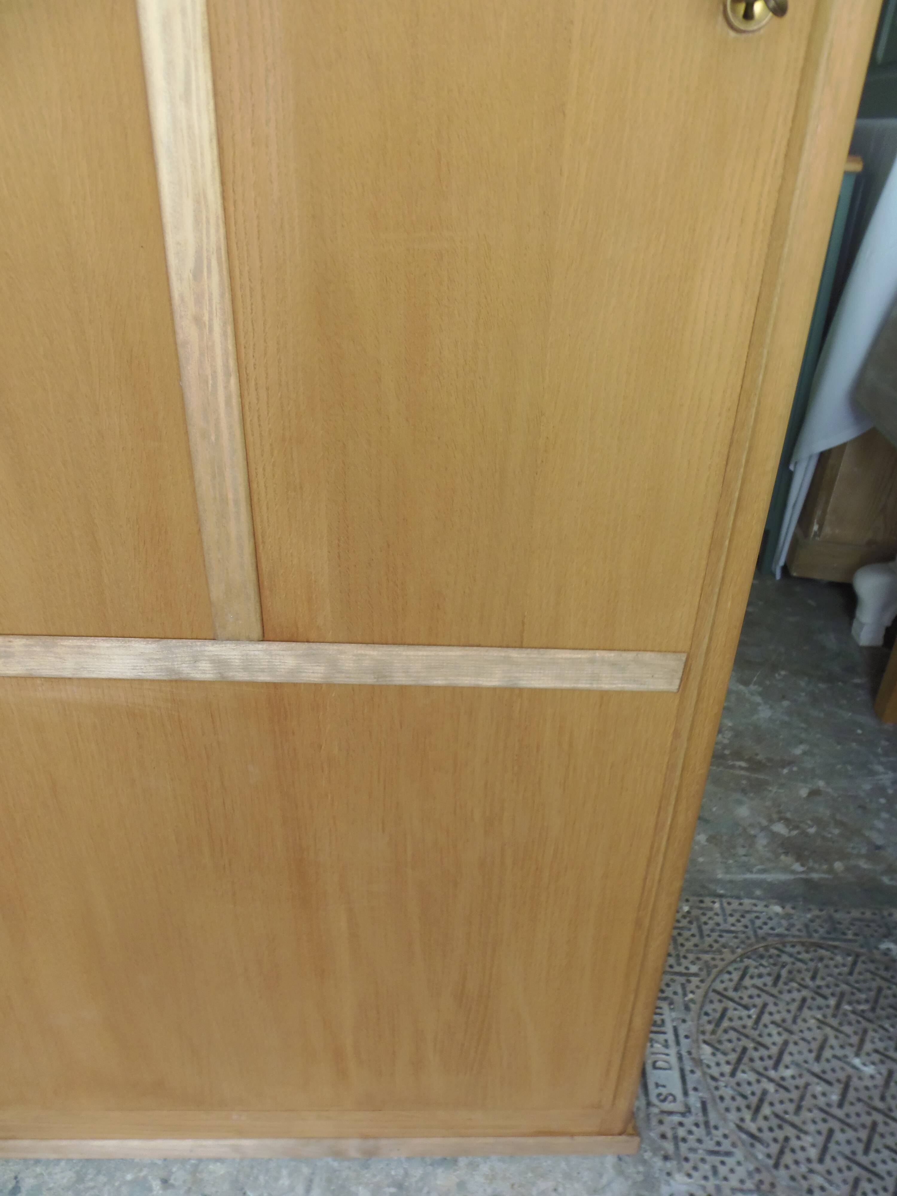 Armoire vintage en bois brut, étagères bois modulables