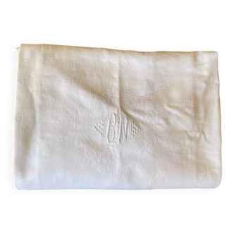 White cotton and linen tablecloth with central monogram from the 1960s.