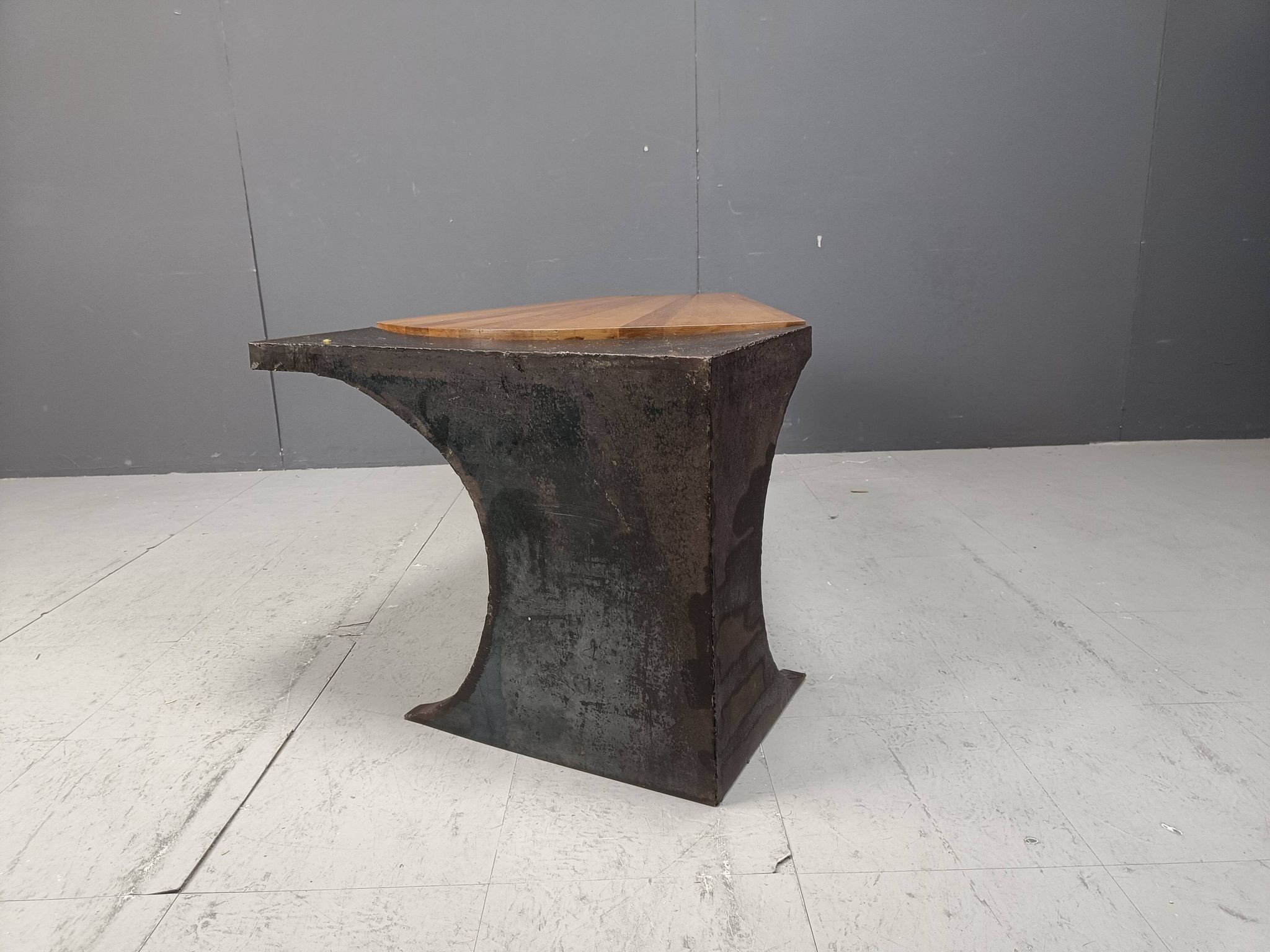 Table basse brutaliste, années 1970