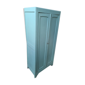 Small Parisian wardrobe