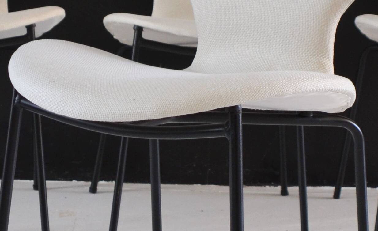 4 chaises modèle 18 – Genevieve Dangles et Christian Defrance