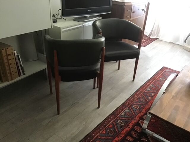 Pair of armchairs in skaï and wood