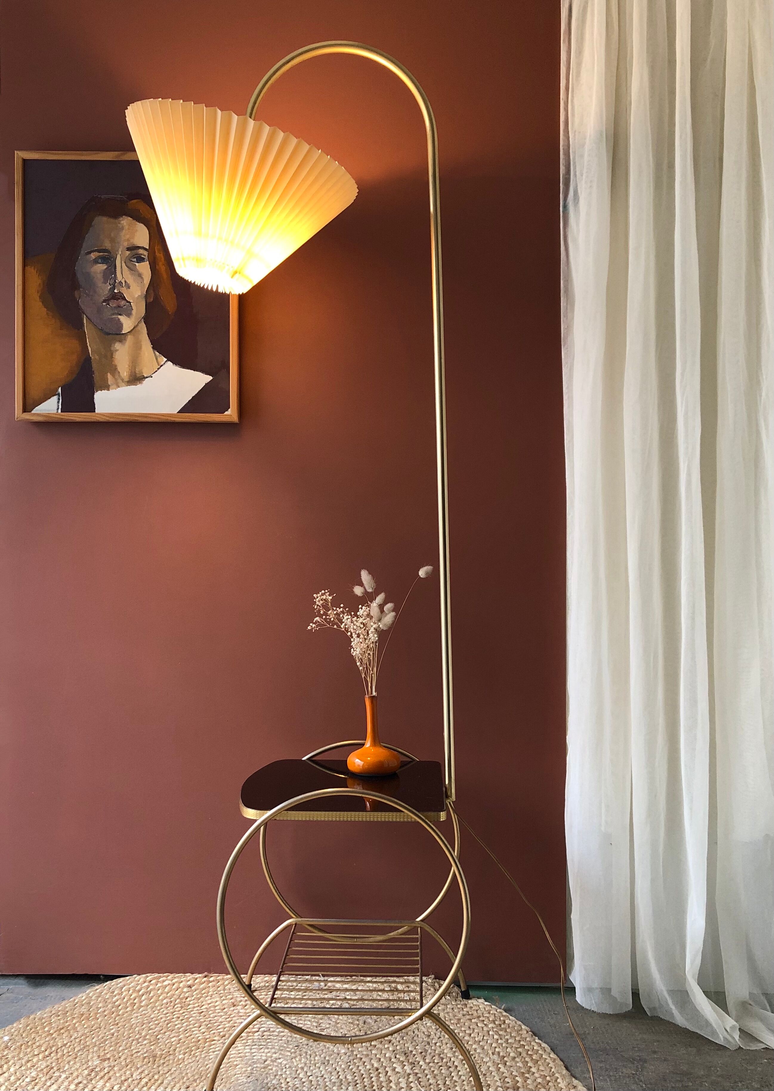 Vintage e-reader floor lamp