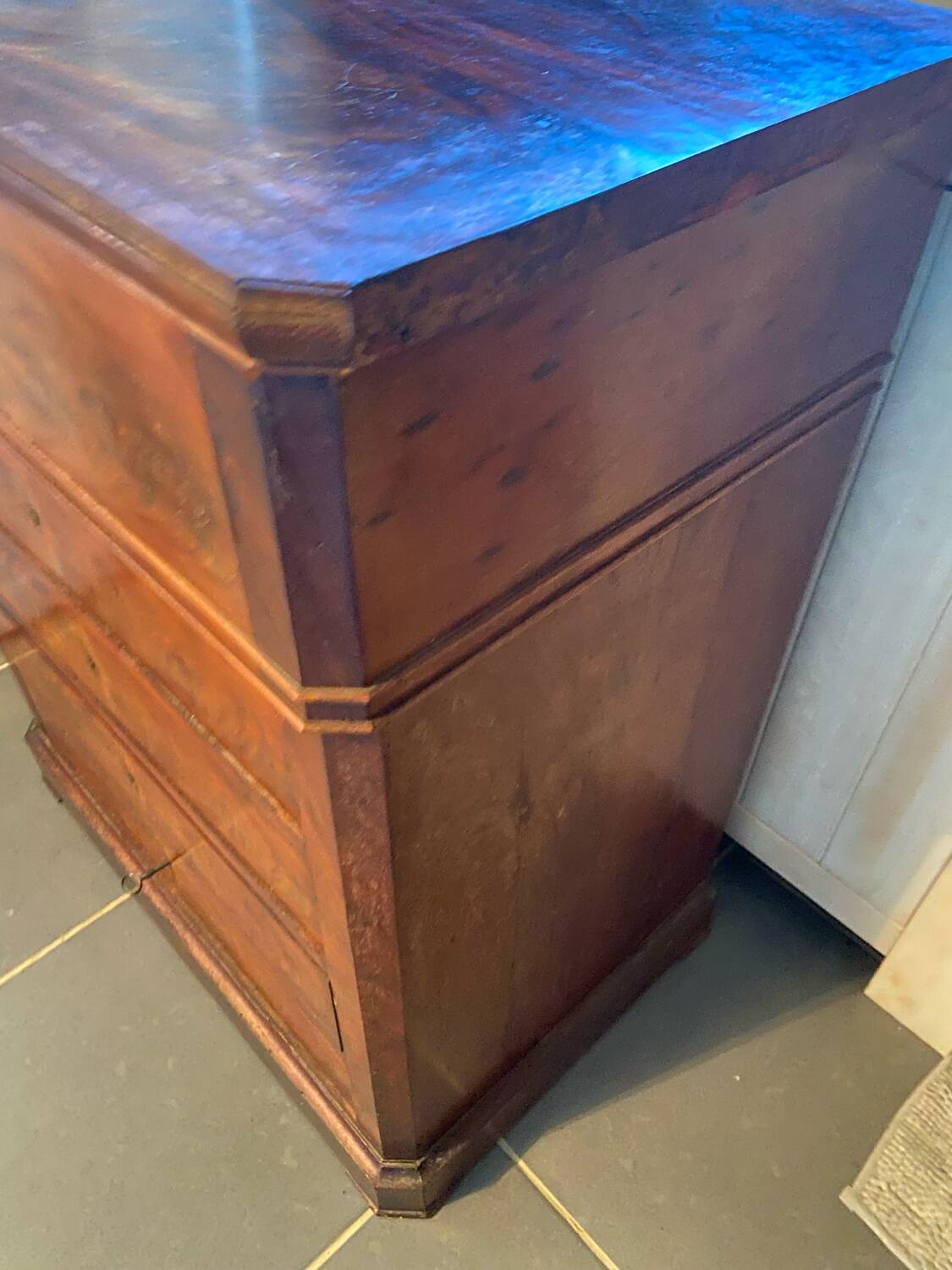 Railway-style bathroom furniture from the 1930s/40s.