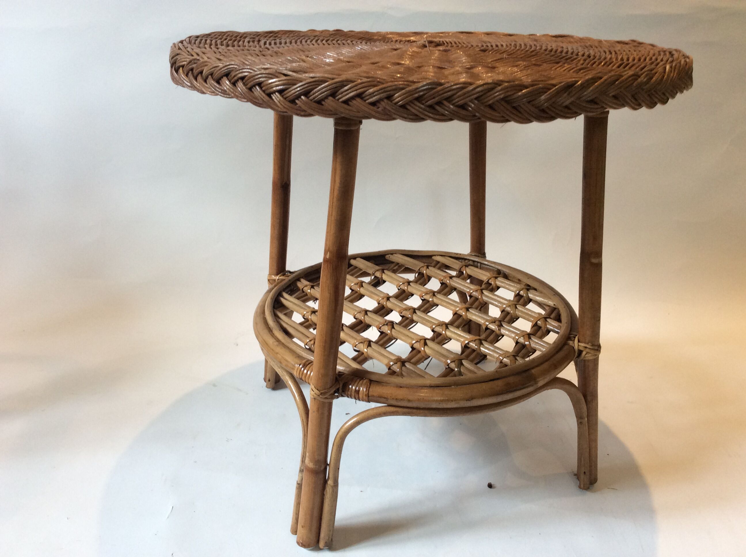 Coffee table in rattan and vintage wicker