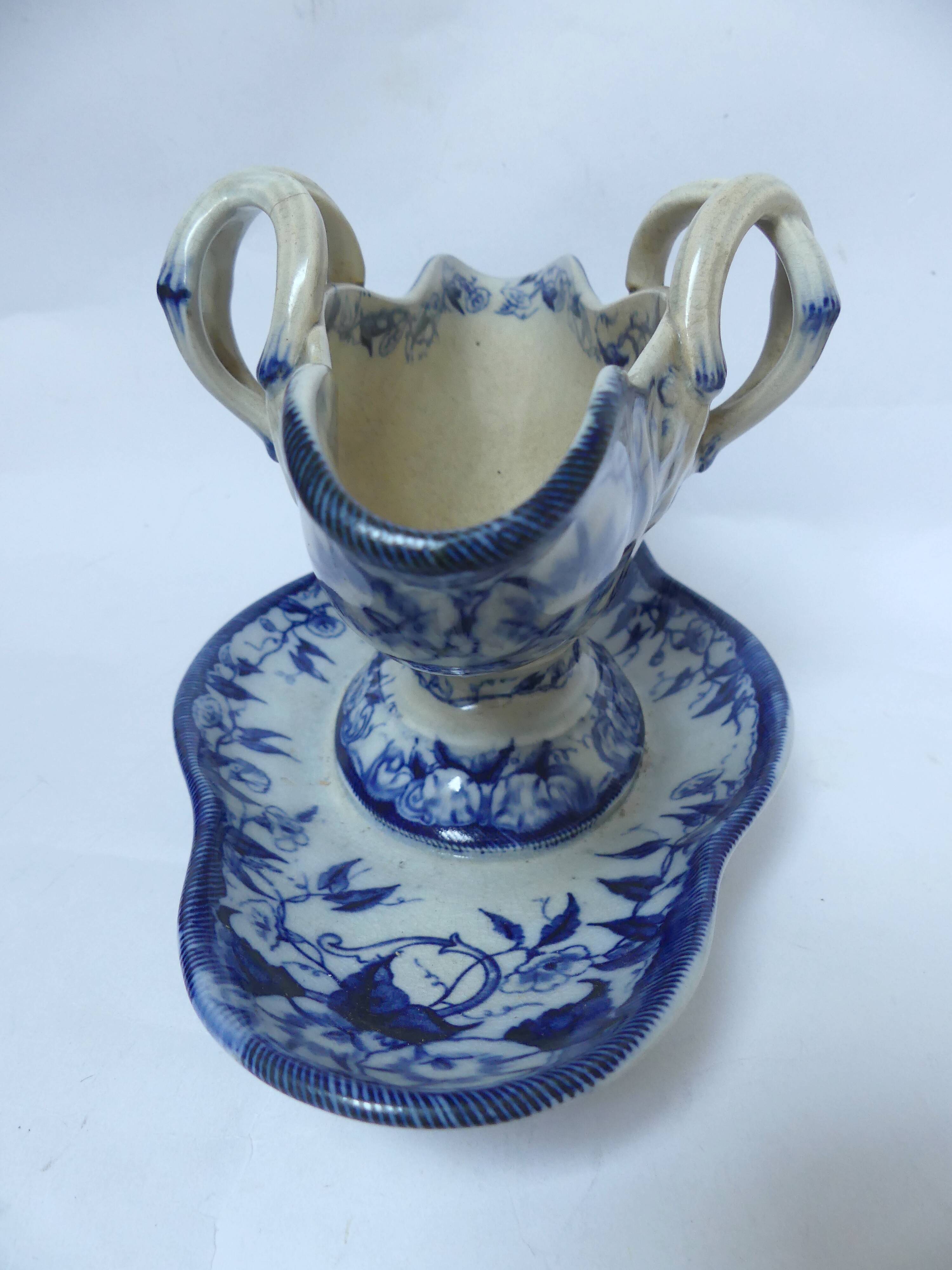 Creil Montereau Flora Sauceboat