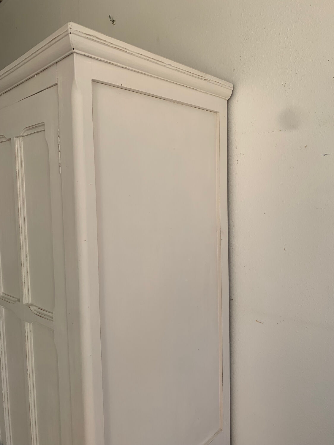 Armoire parisienne