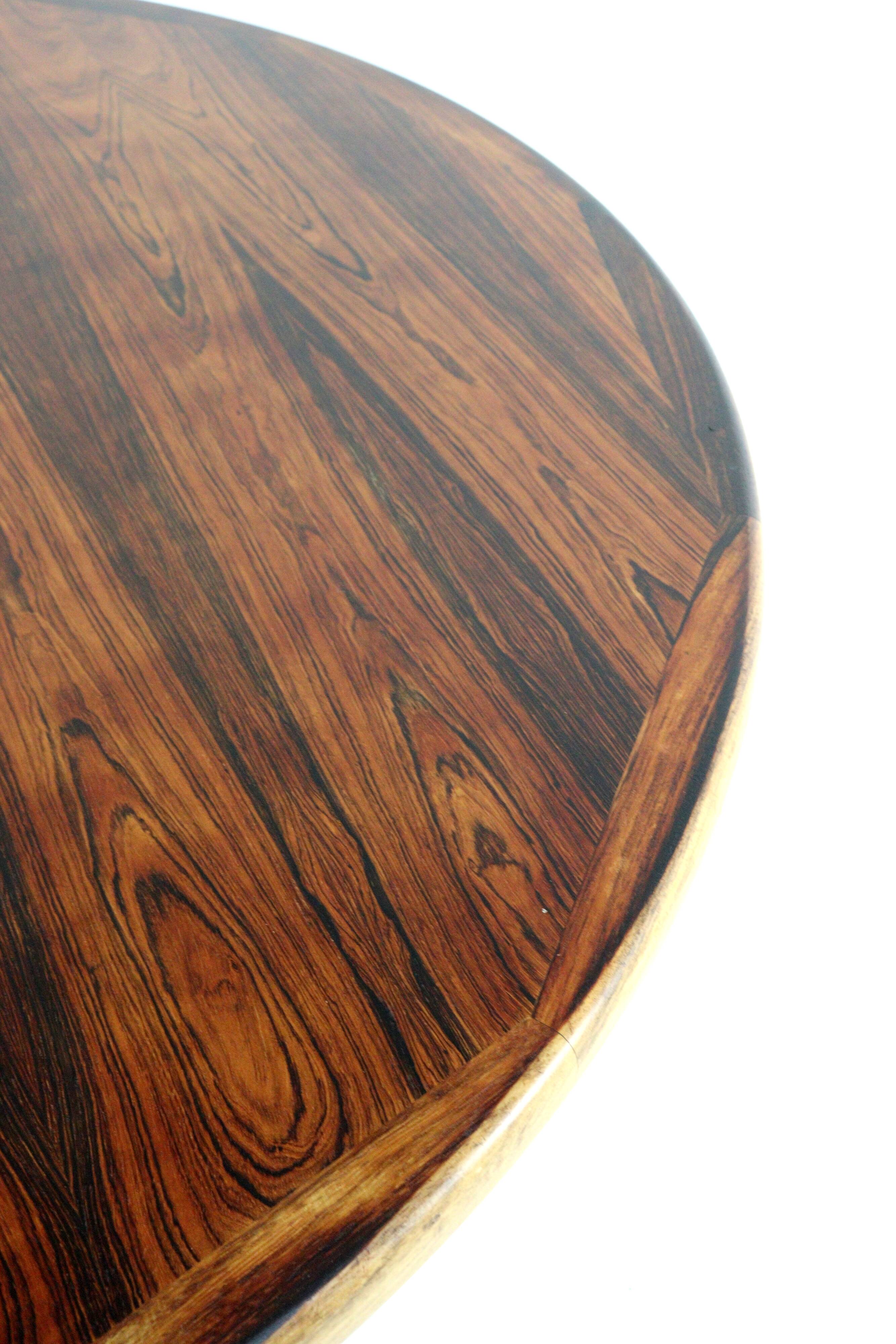 'Timring' Danish extendable round rosewood dining table