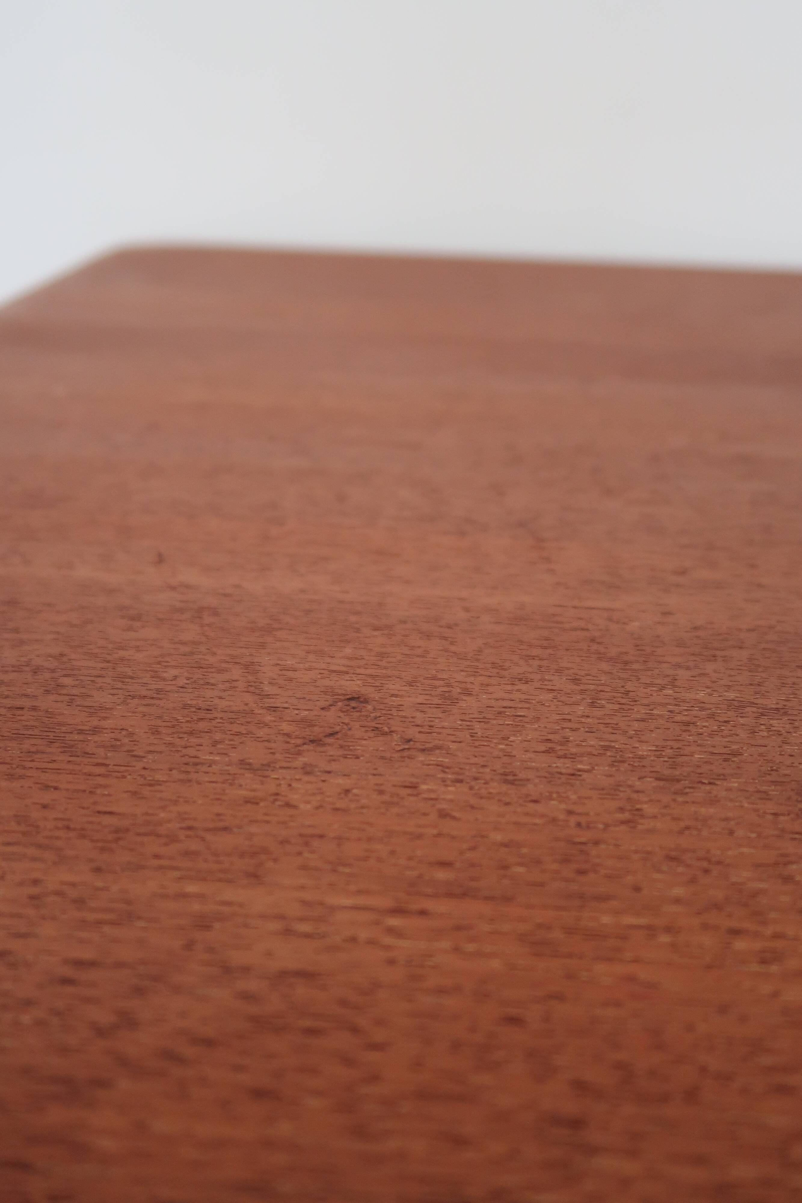 Scandinavian stretch teak table