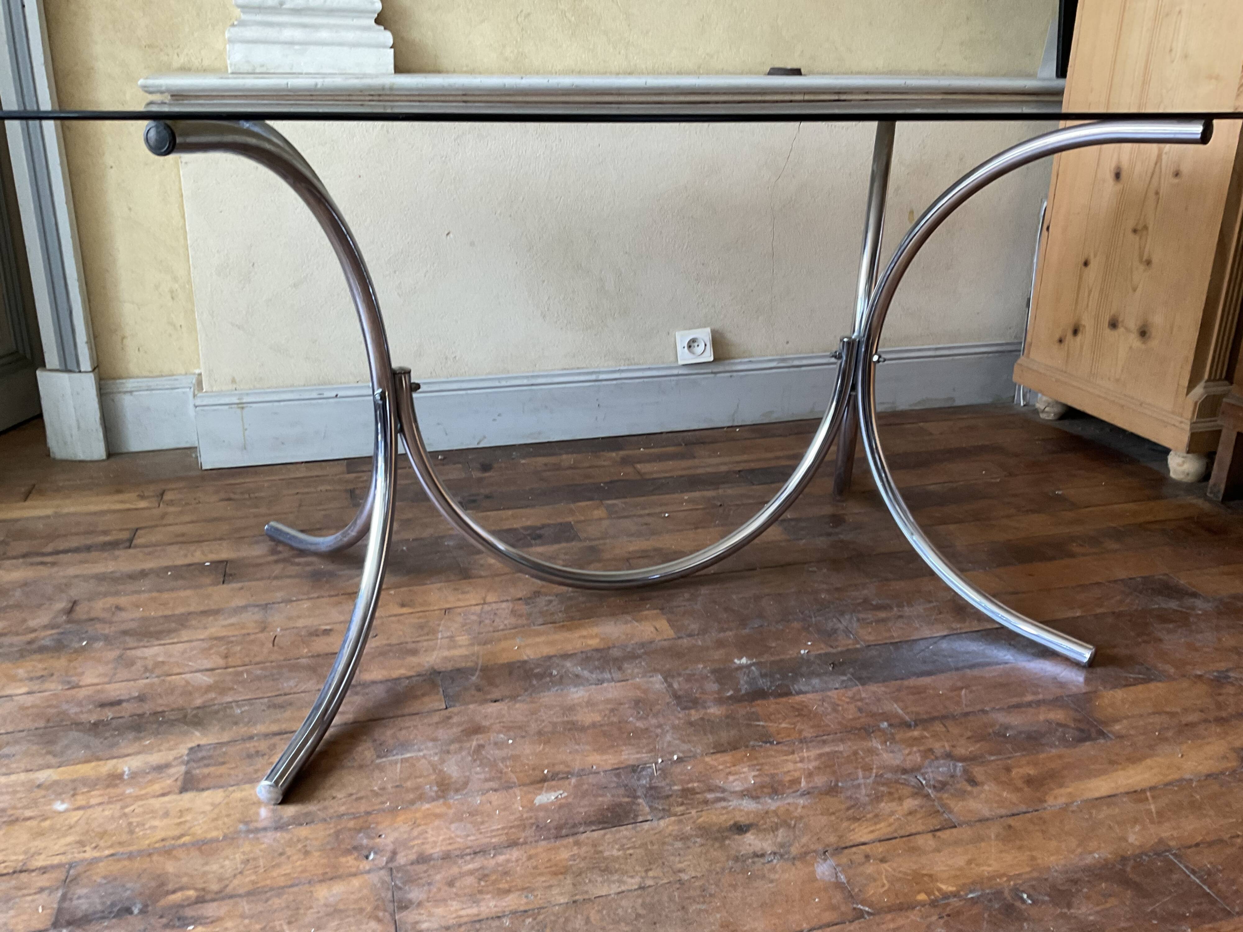 Living room table in smoked glass and vintage metal