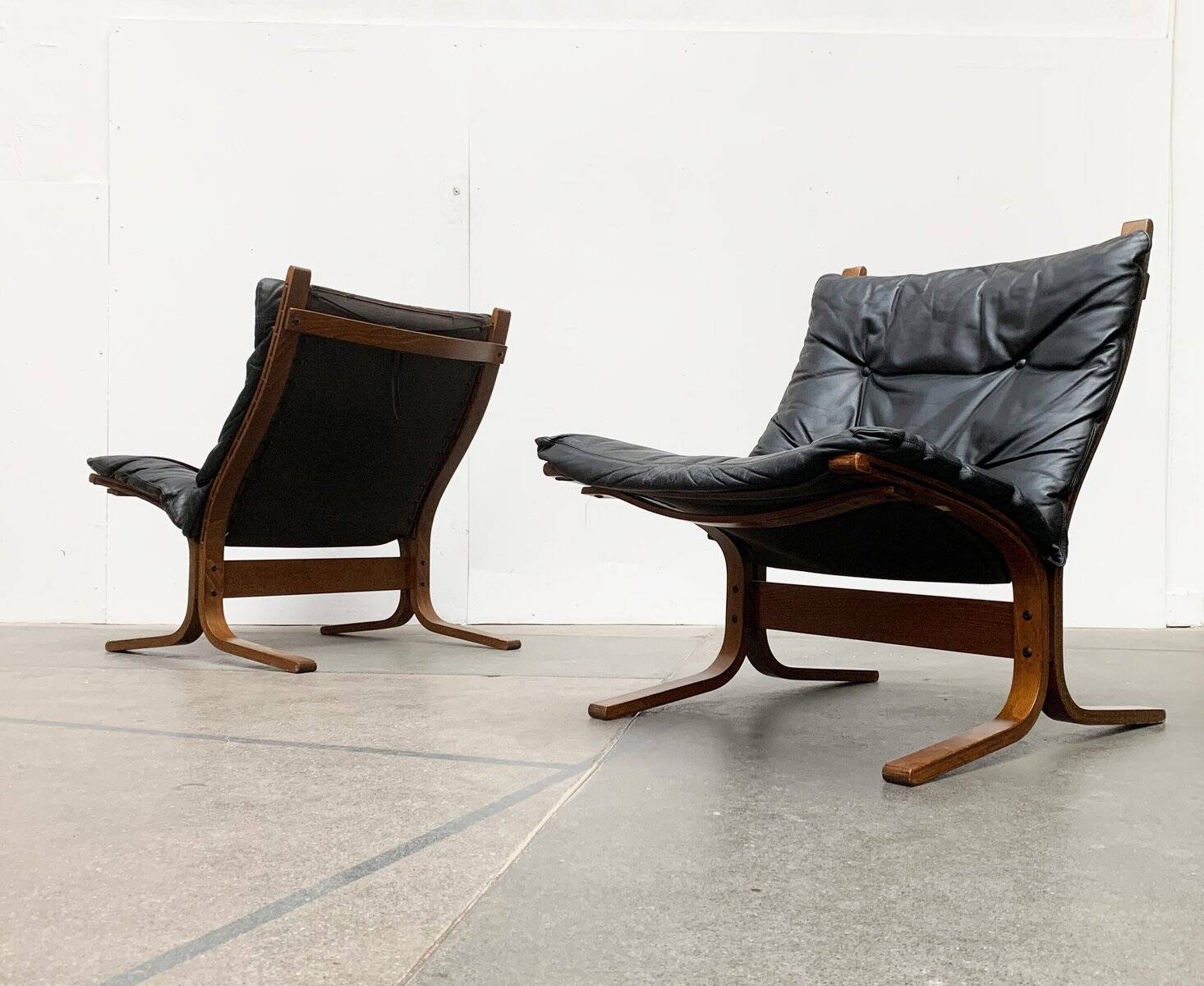 Set of 3 Norwegian Mi-Century Style Siesta Lounge Chairs and Glass Side Table by Ingmar Relling for Westnofa