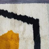 Magnificent handmade rug 270cm x 170cm