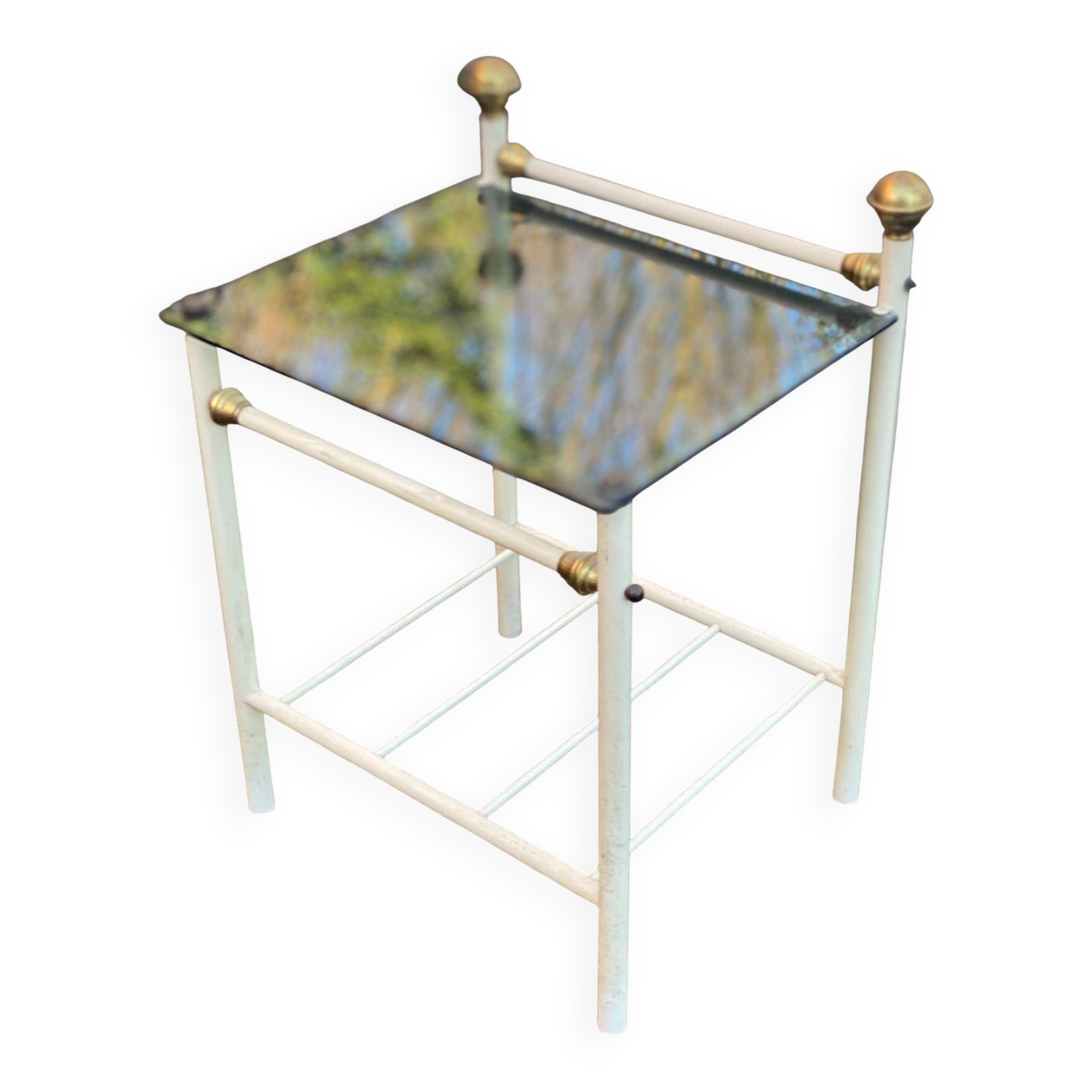 Table de chevet industrielle en acier blanc et verre fumé doré