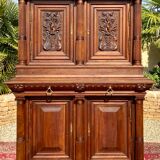 Neo-Renaissance walnut buffet - 19th century