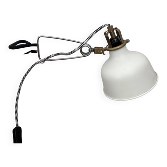 Clamp-on workshop lamp