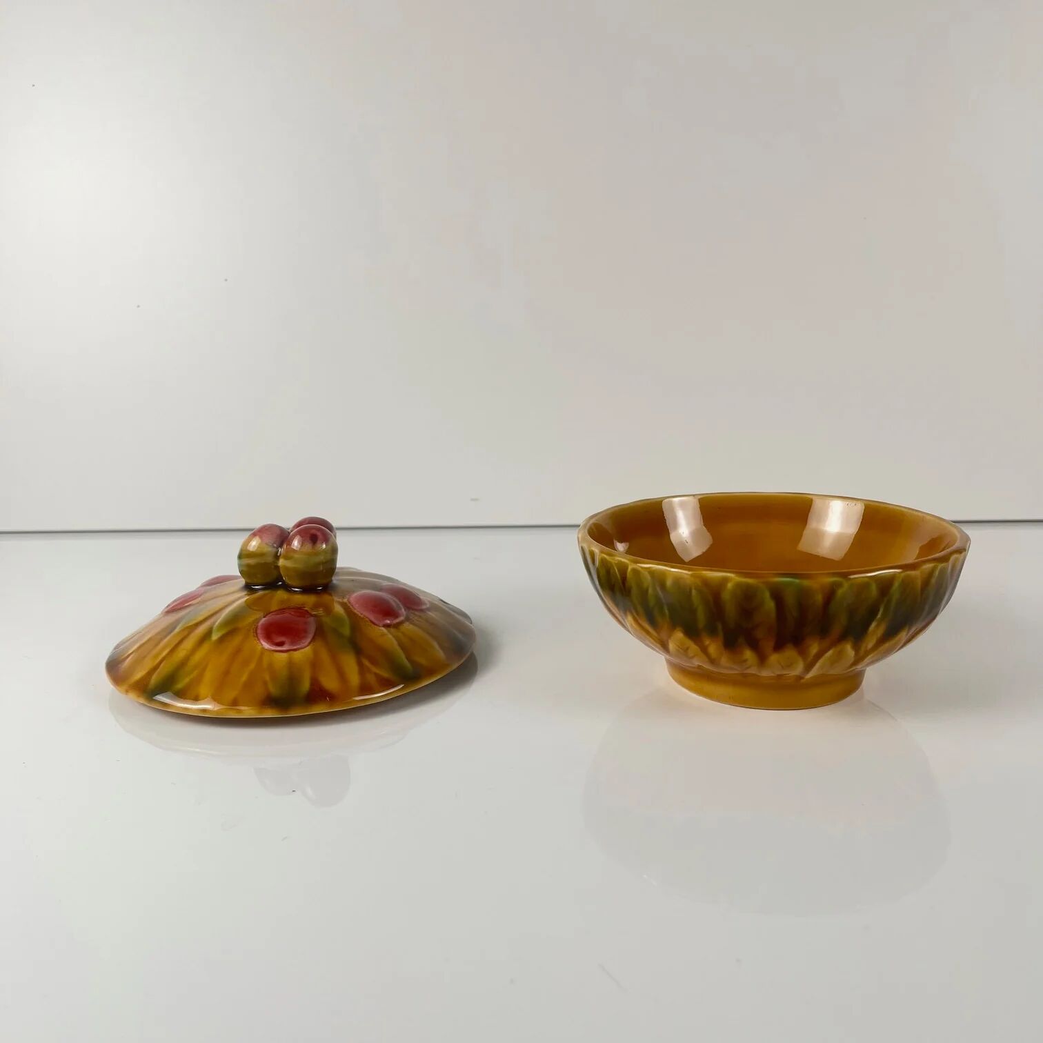 Sugar bowl barbotine Sarreguemines "cherry", 1970
