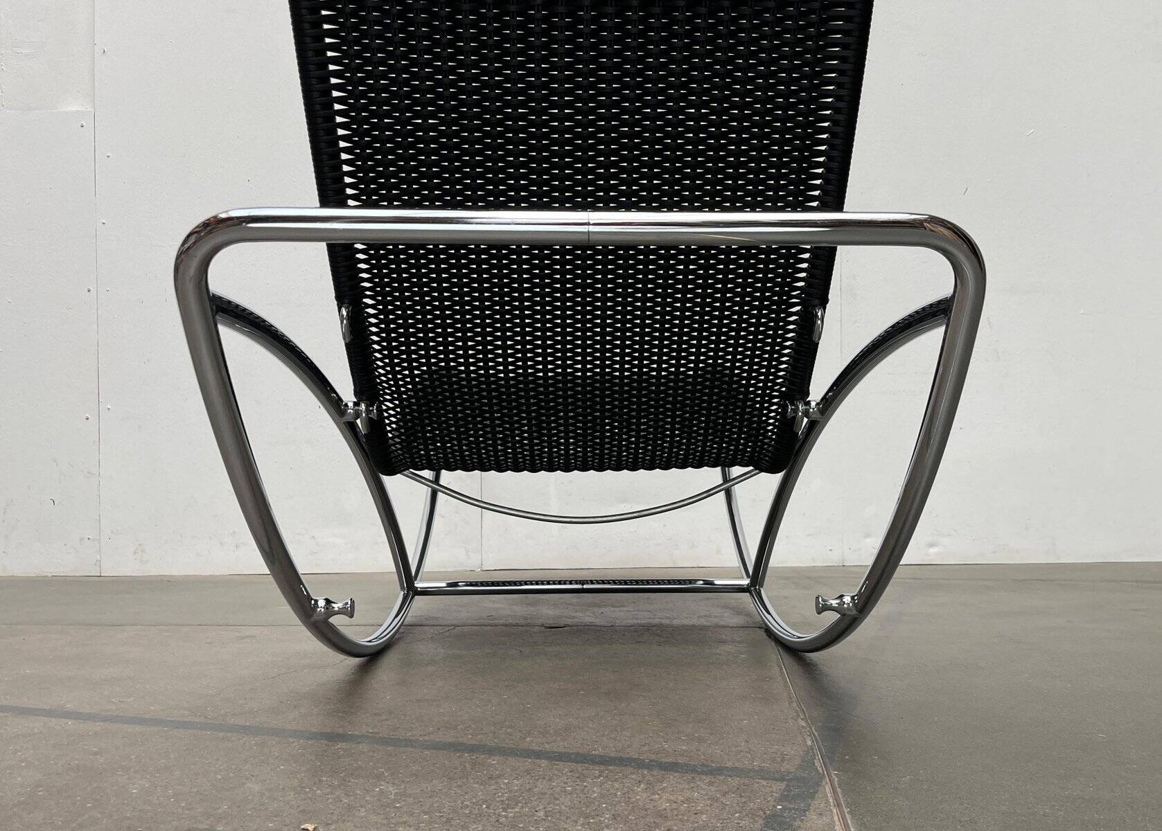 Vintage chaise longue model S 828 in tubular steel by Torben Skov for Thonet, 1980s.