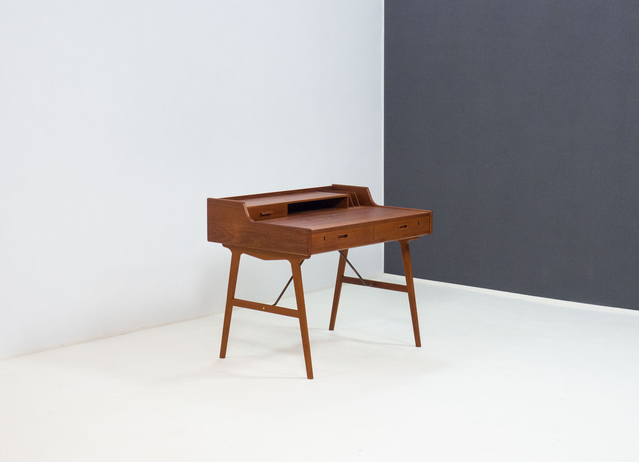 ‘model 56’ free standing teak desk by Arne Wahl Iversen for Vinde Møbelfabrik