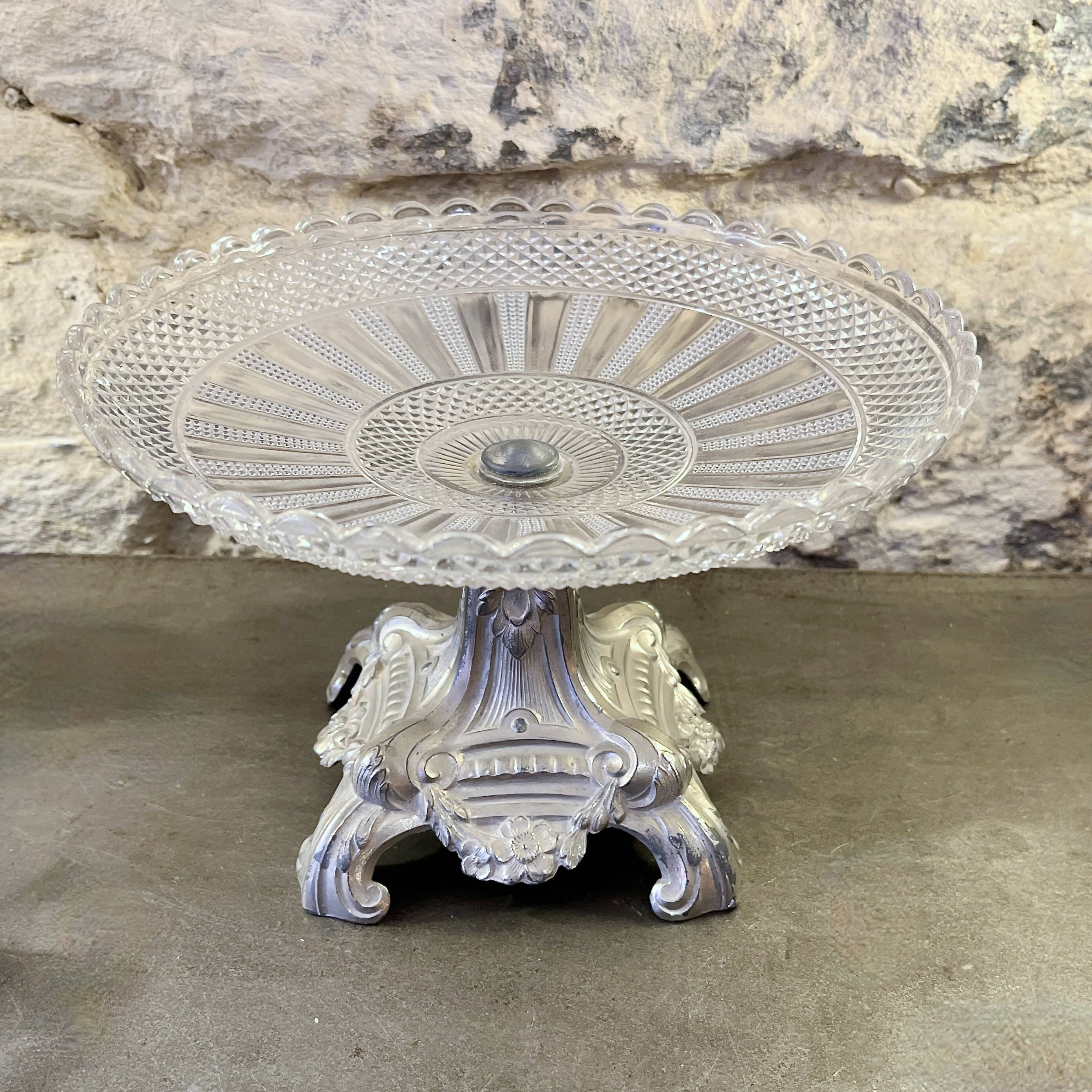 Art Nouveau fruit bowl in glass and metal Art Nouveau compote dish