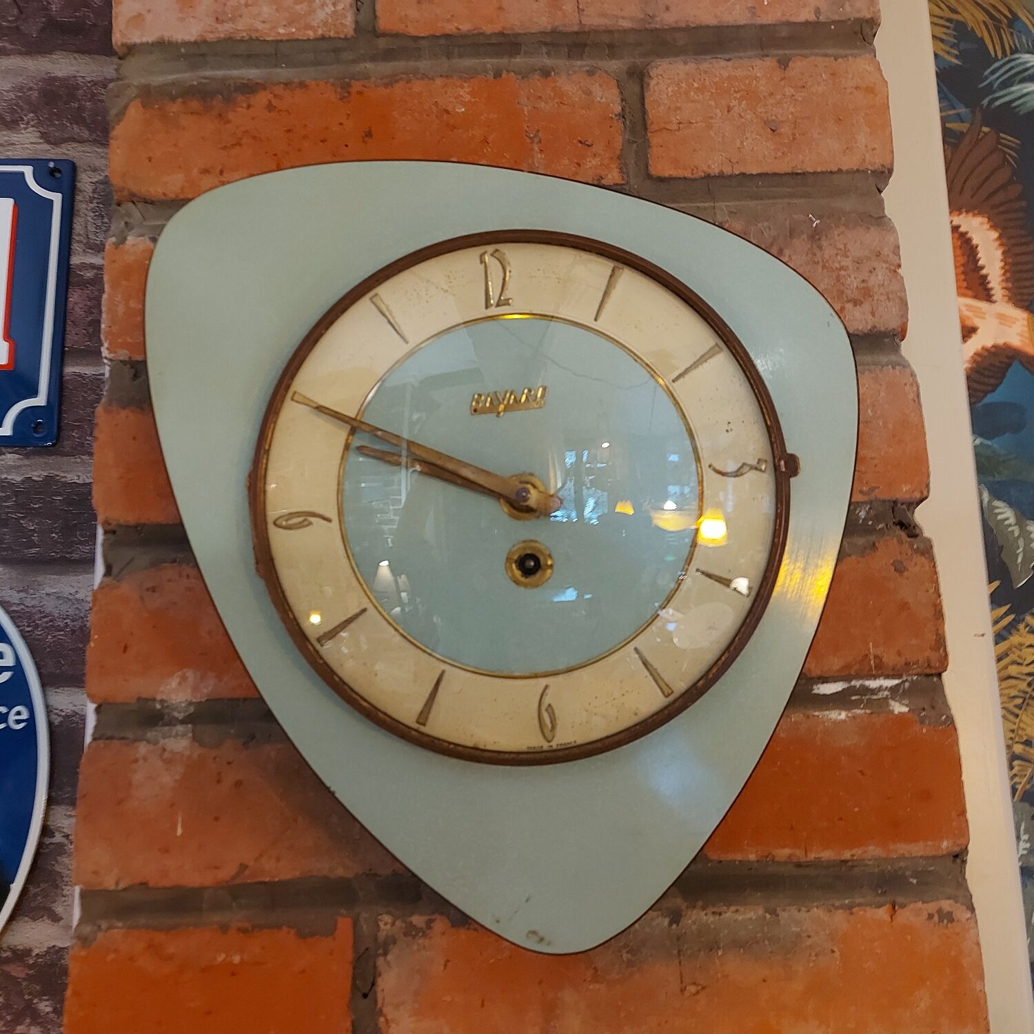 Vintage Formica clock