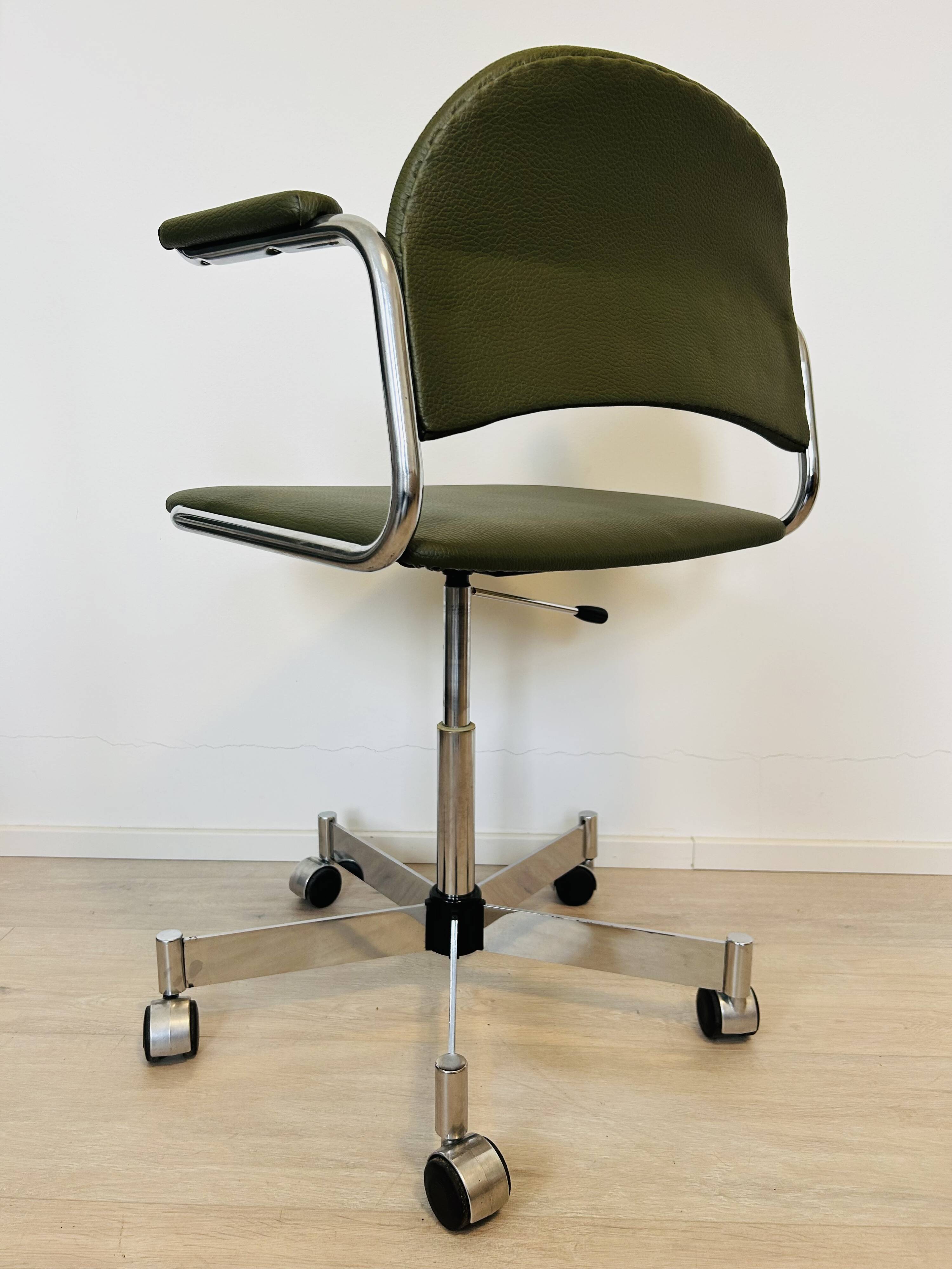 Fully Restored Kovona Office Des Chair by Kovona, Czechoslovakia 1980’s