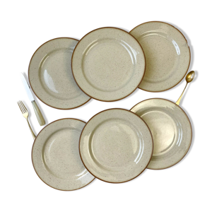 6 assiettes plates en grès beige