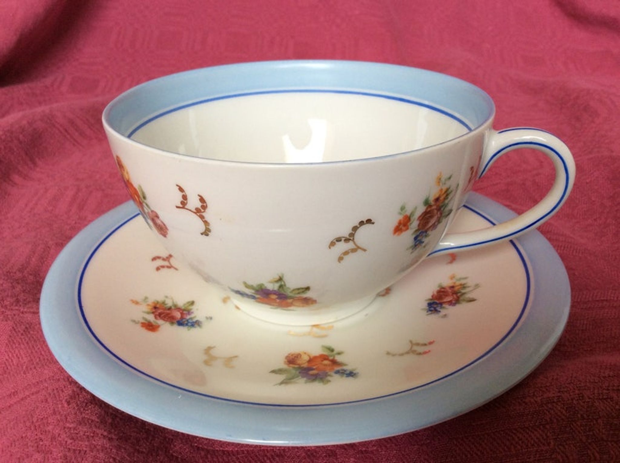 Tasse et sous-tasse pour petit déjeuner années 1960