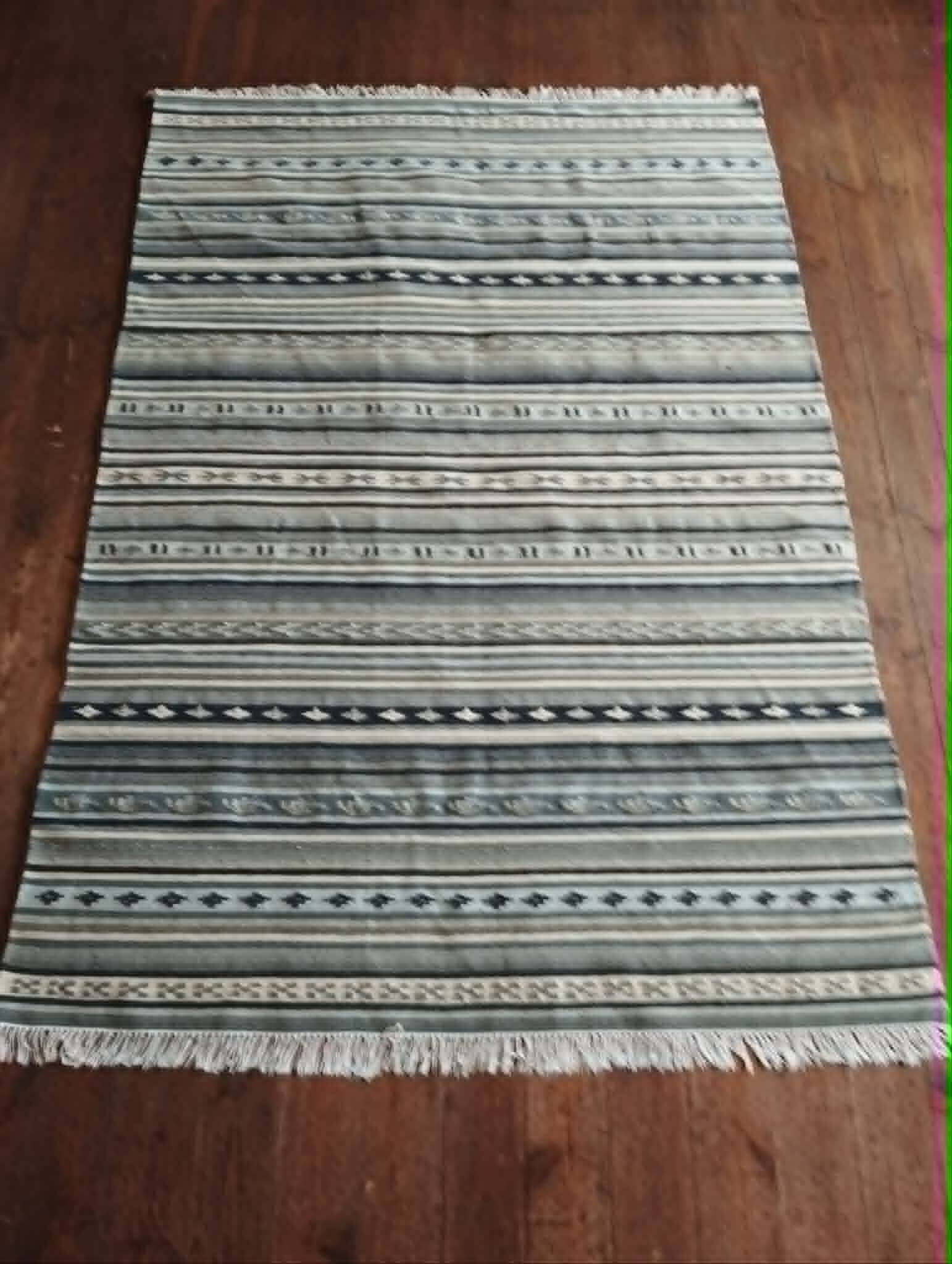 Kilim Kattrup Indien fait main 200x137cm