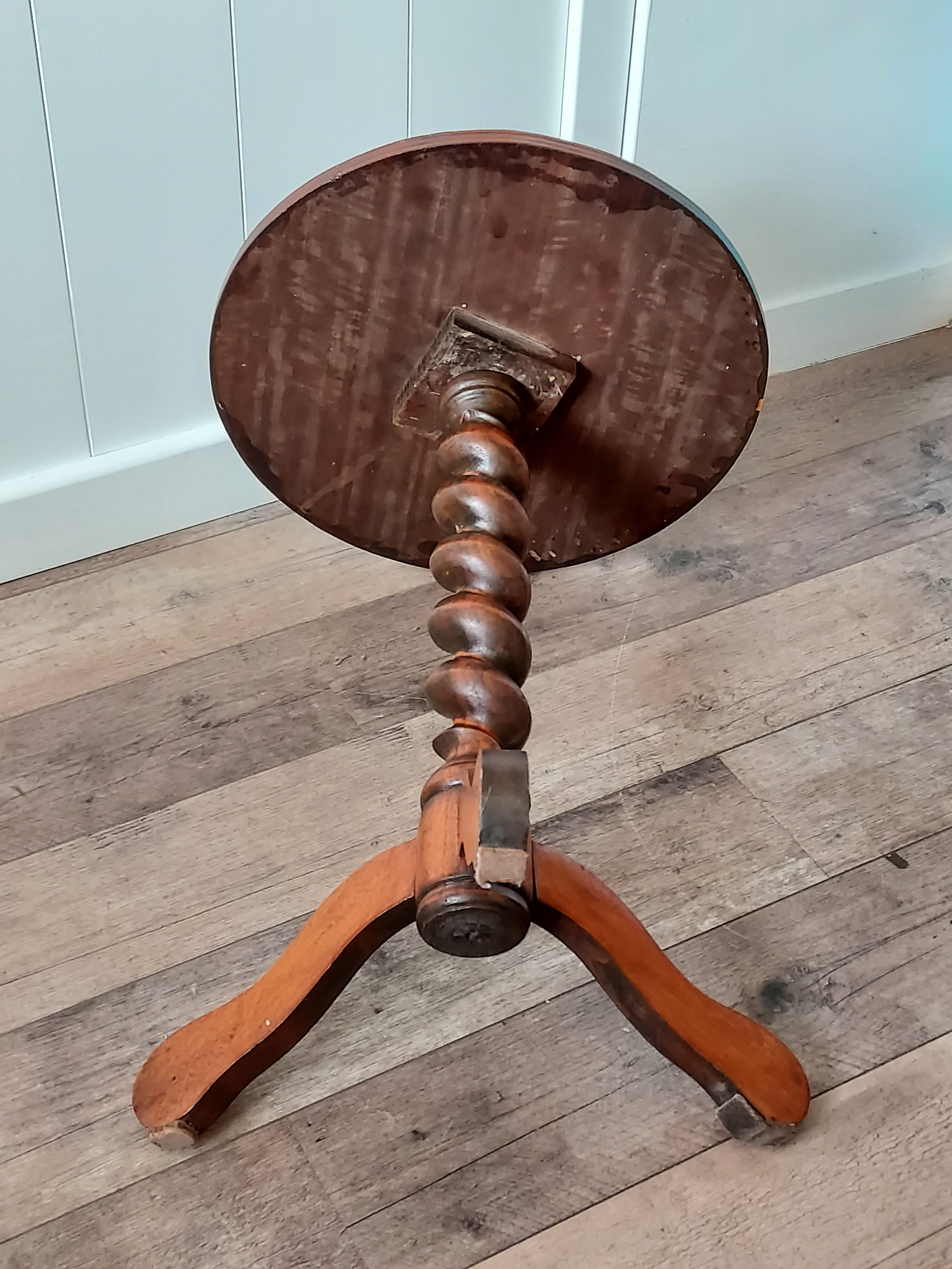 End of sofa style arts and crafts