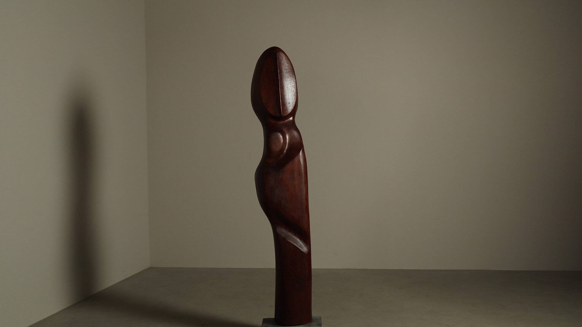 Monumental Afzelia wood sculpture by Begga d’Haese, Belgium, c. 1985