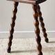 Tabouret en bois tripode tourné vintage