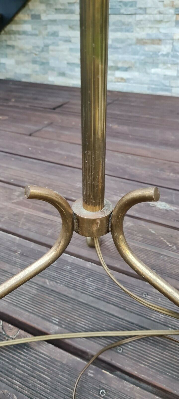 Lion's feet floor lamp