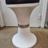 Tabouret tam tam dessus skaï noir de 1970