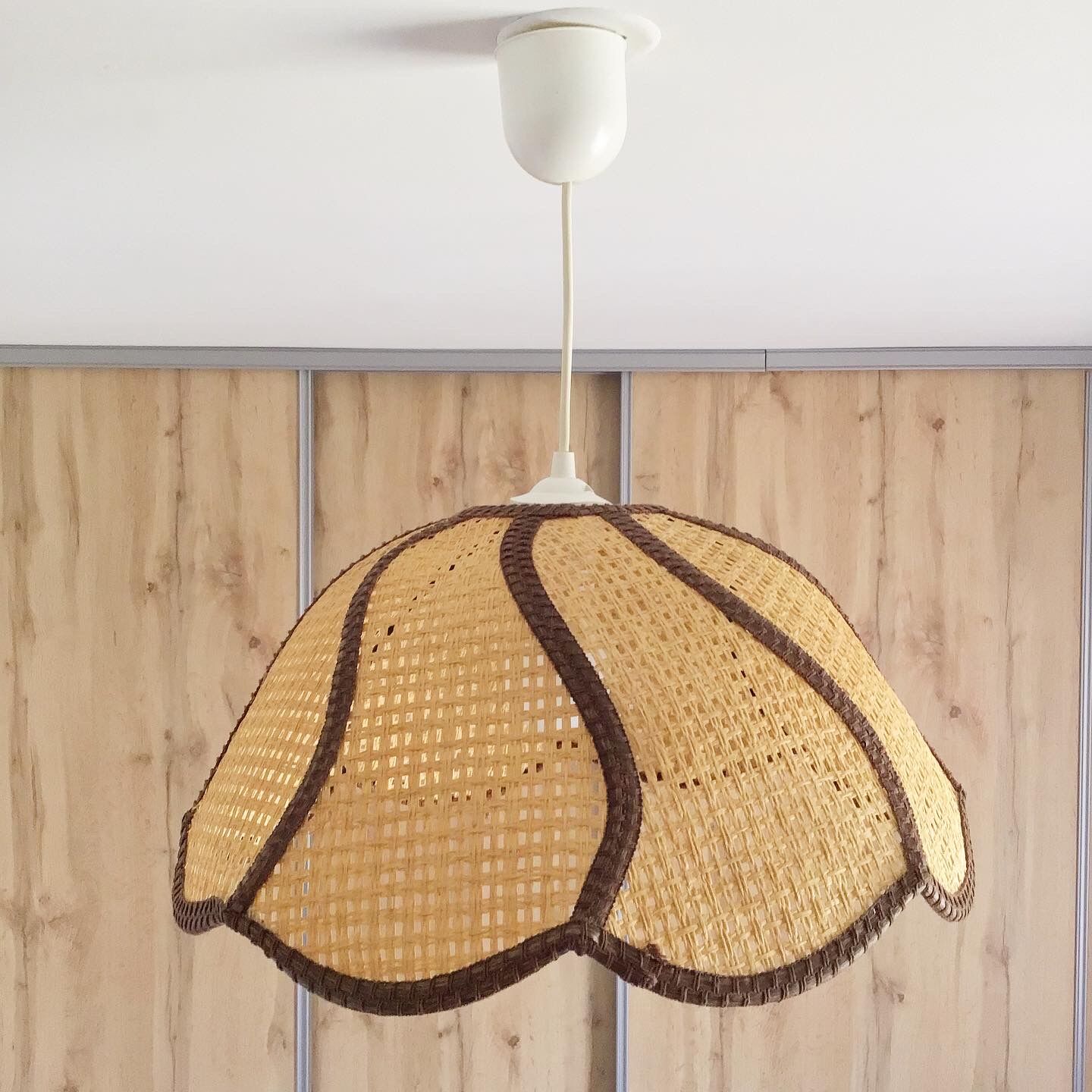 Vintage pendant lamp in natural fibers and fabric