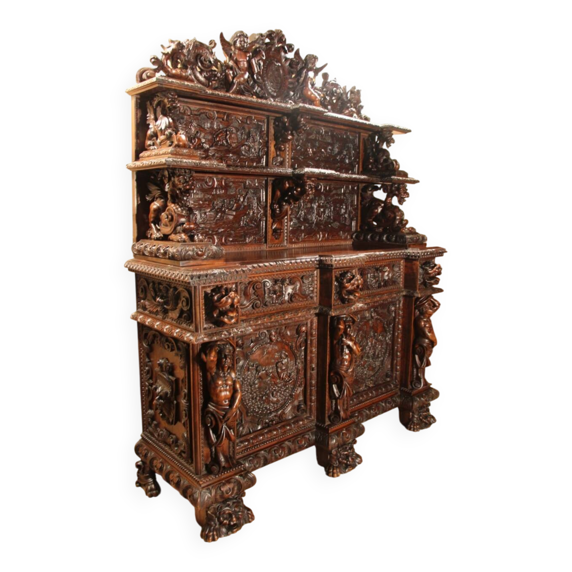 Important Renaissance-style walnut buffet from the 19th century.