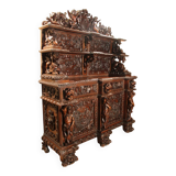 Important Renaissance-style walnut buffet from the 19th century.