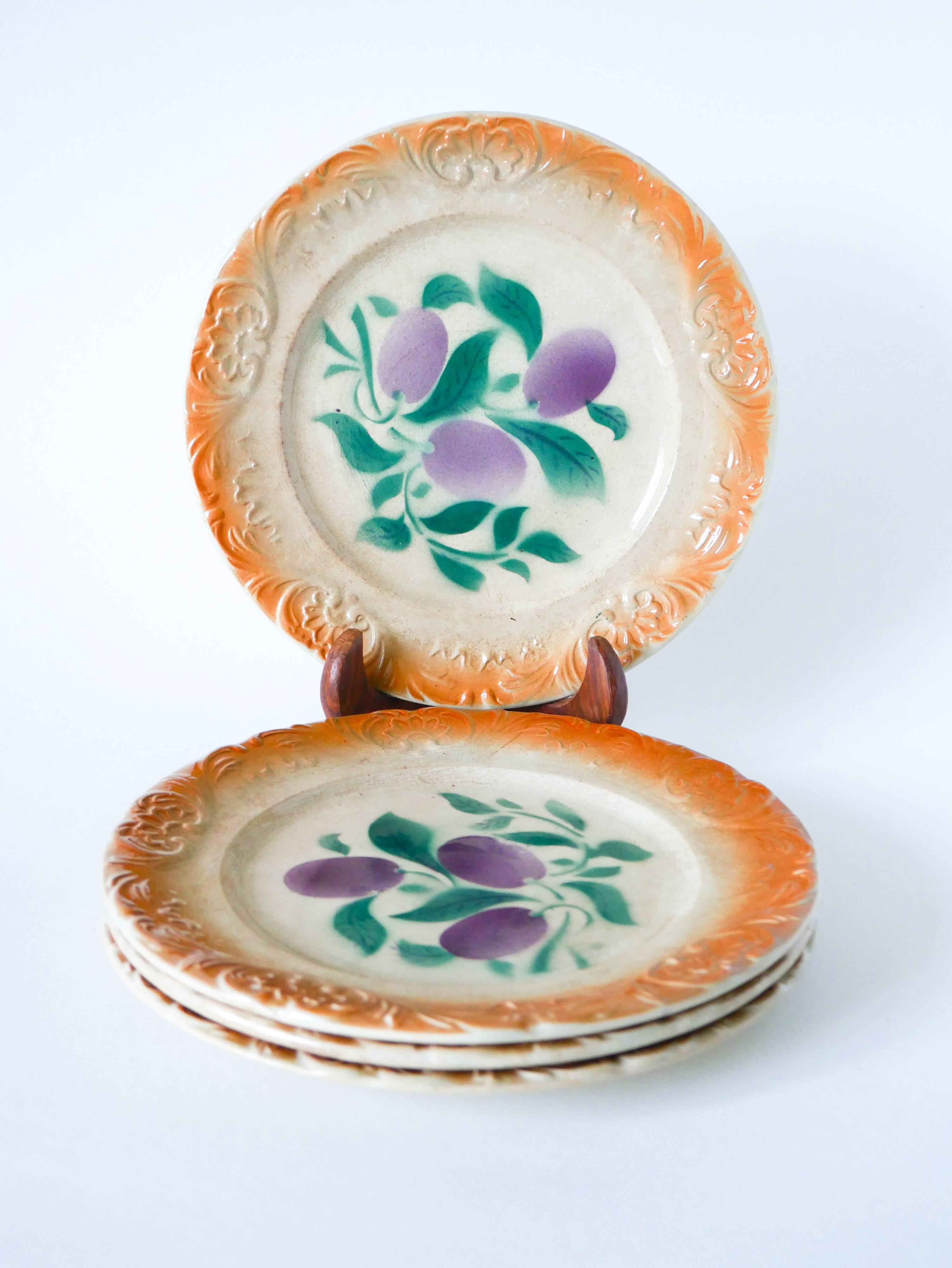 Set of 4 Sarreguemines earthenware plates, early 20th century