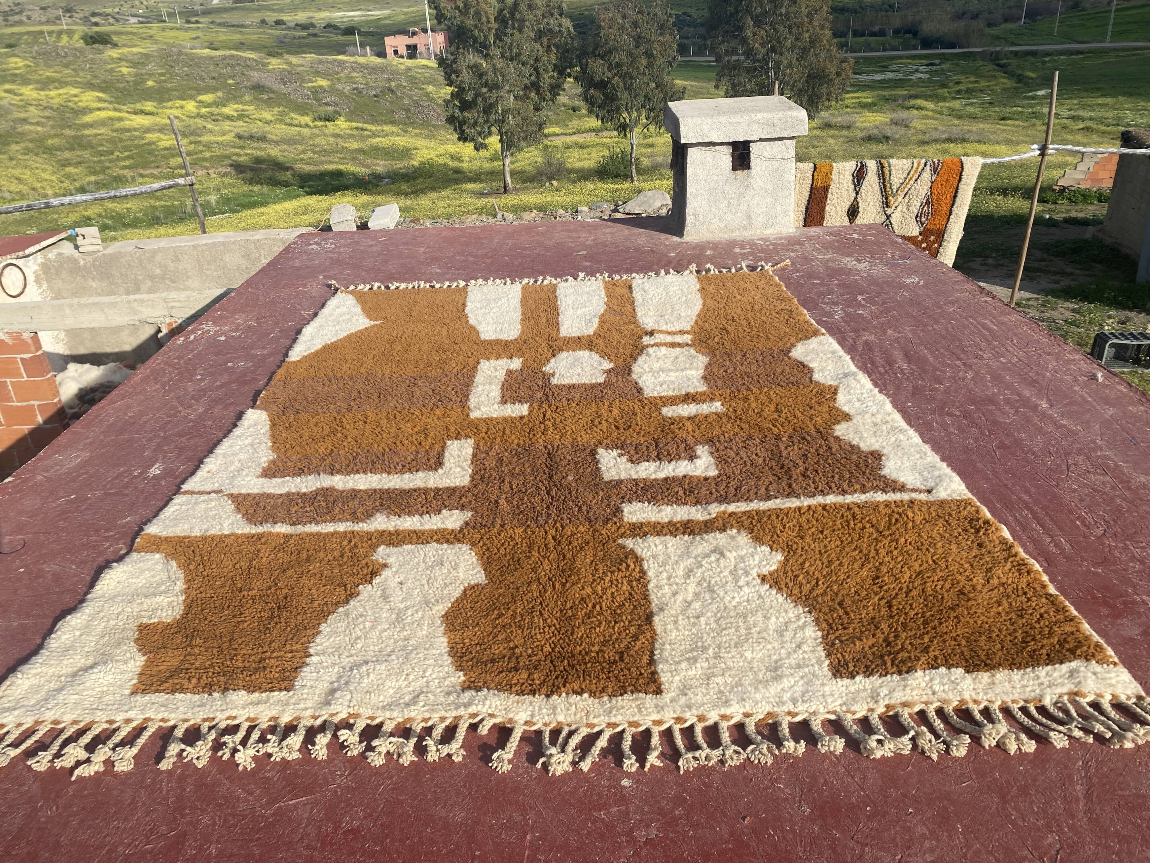 Large Beni Ouarain rug 320x220 cm – Handmade wool –