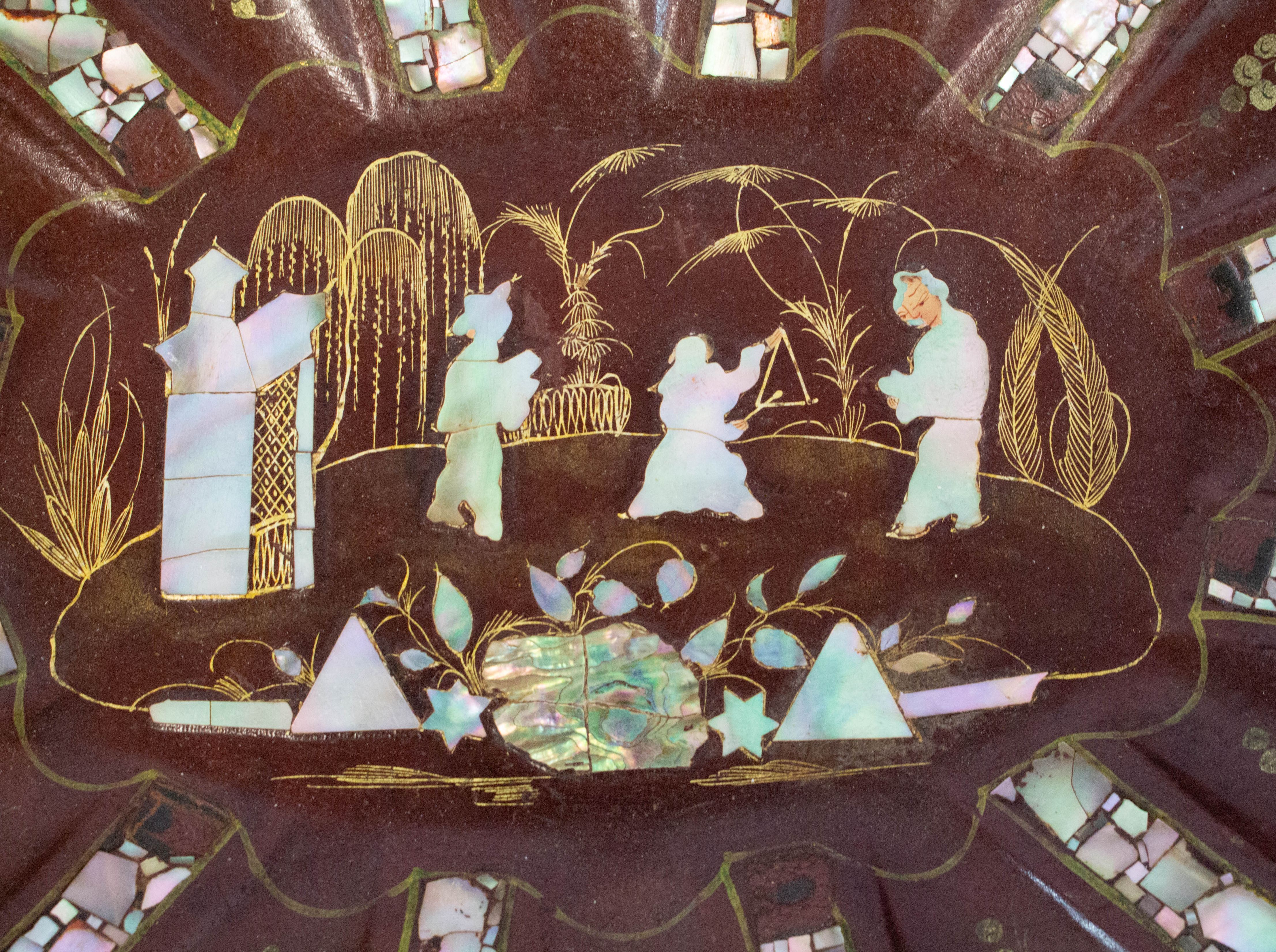 Woolly pan with mother-of-pearl Chinese decoration