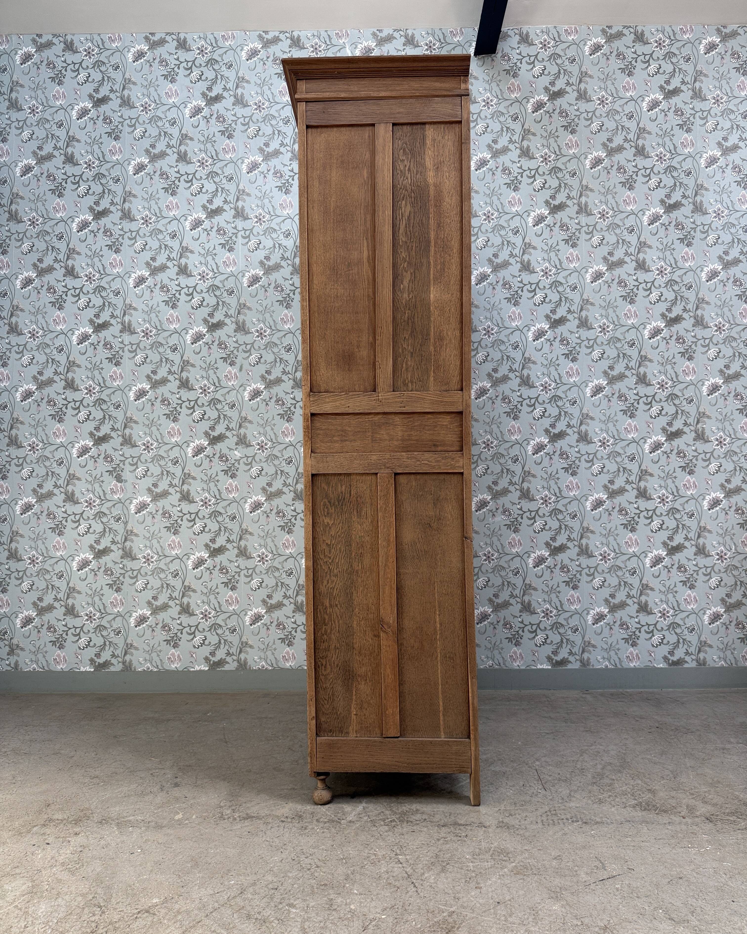Large antique oak wardrobe (renovated)