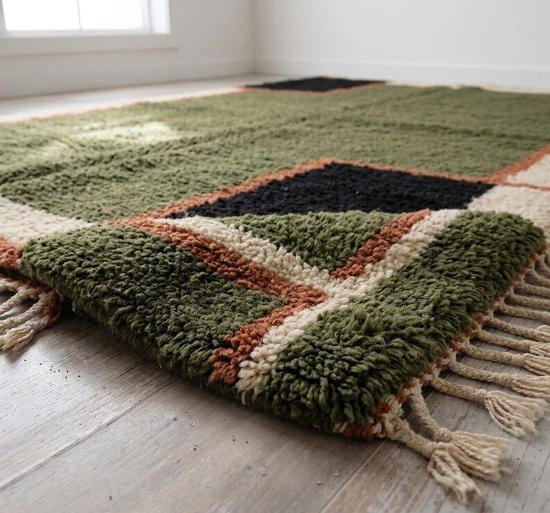 Handmade pure wool rug made to measure with a beautiful design 1.5/2.5 m.