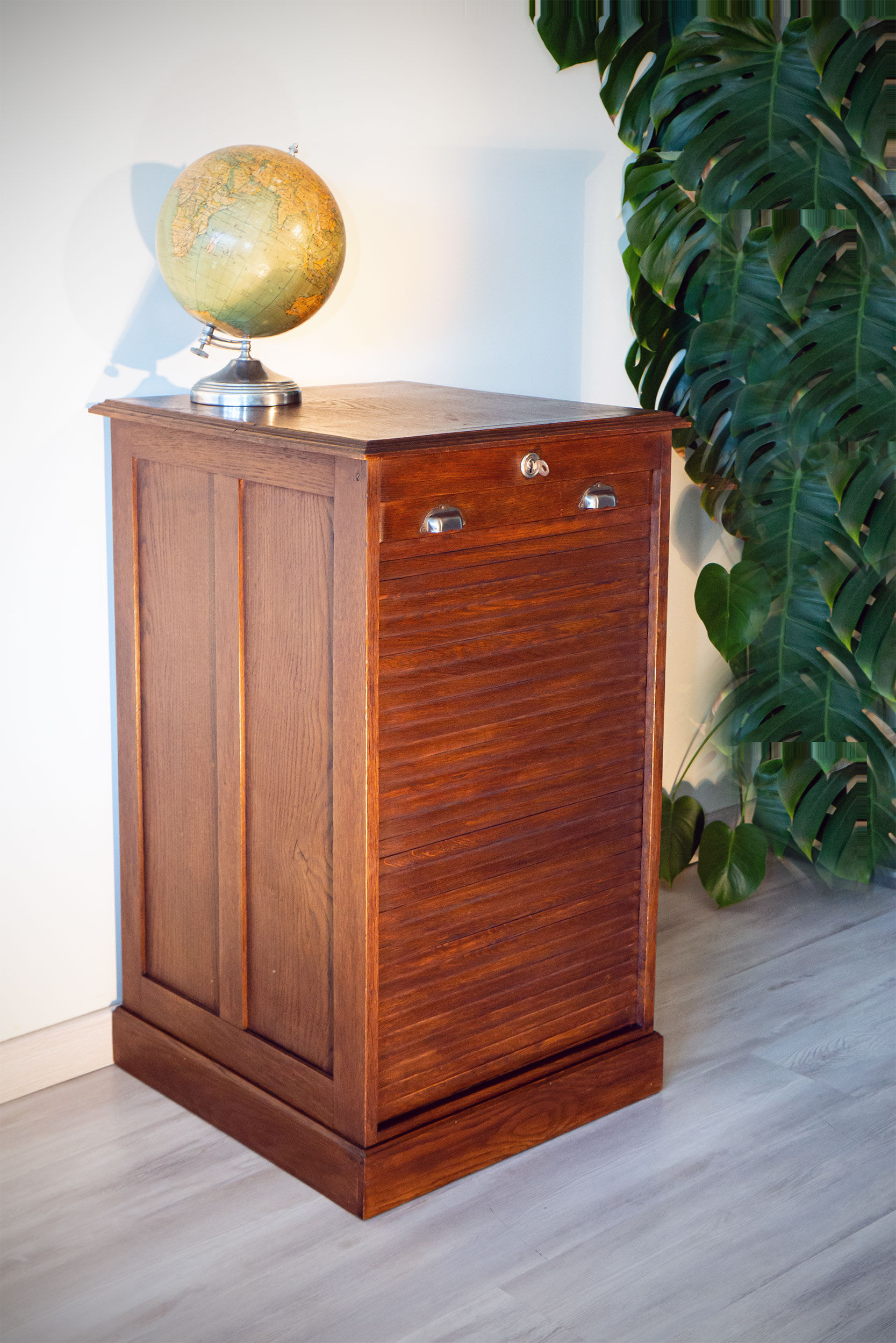 Oak curtain binder, 40s-50s