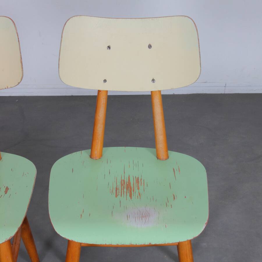 Paire de chaises vertes pour Ton, 1960