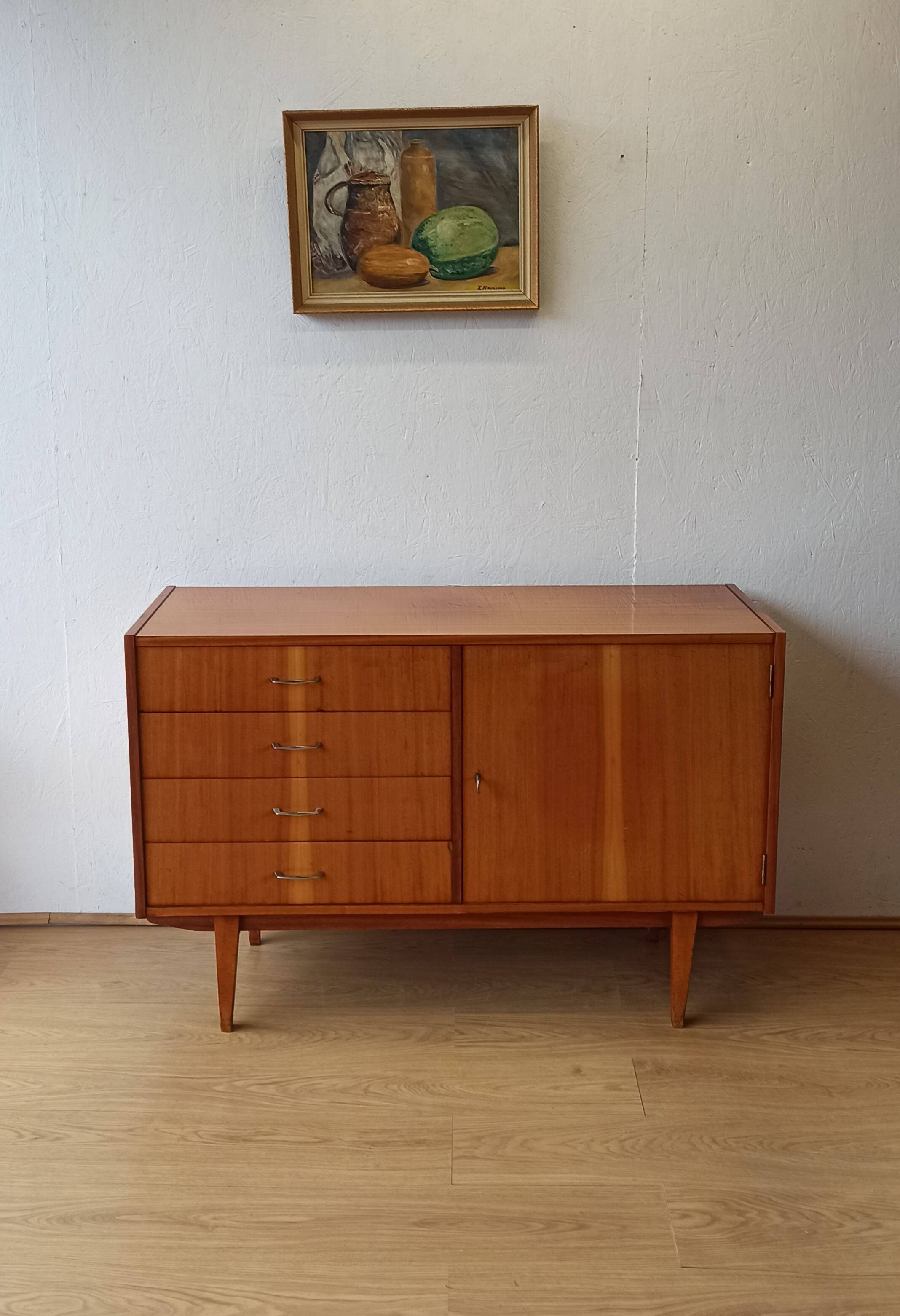 Buffet moderniste, années 1970