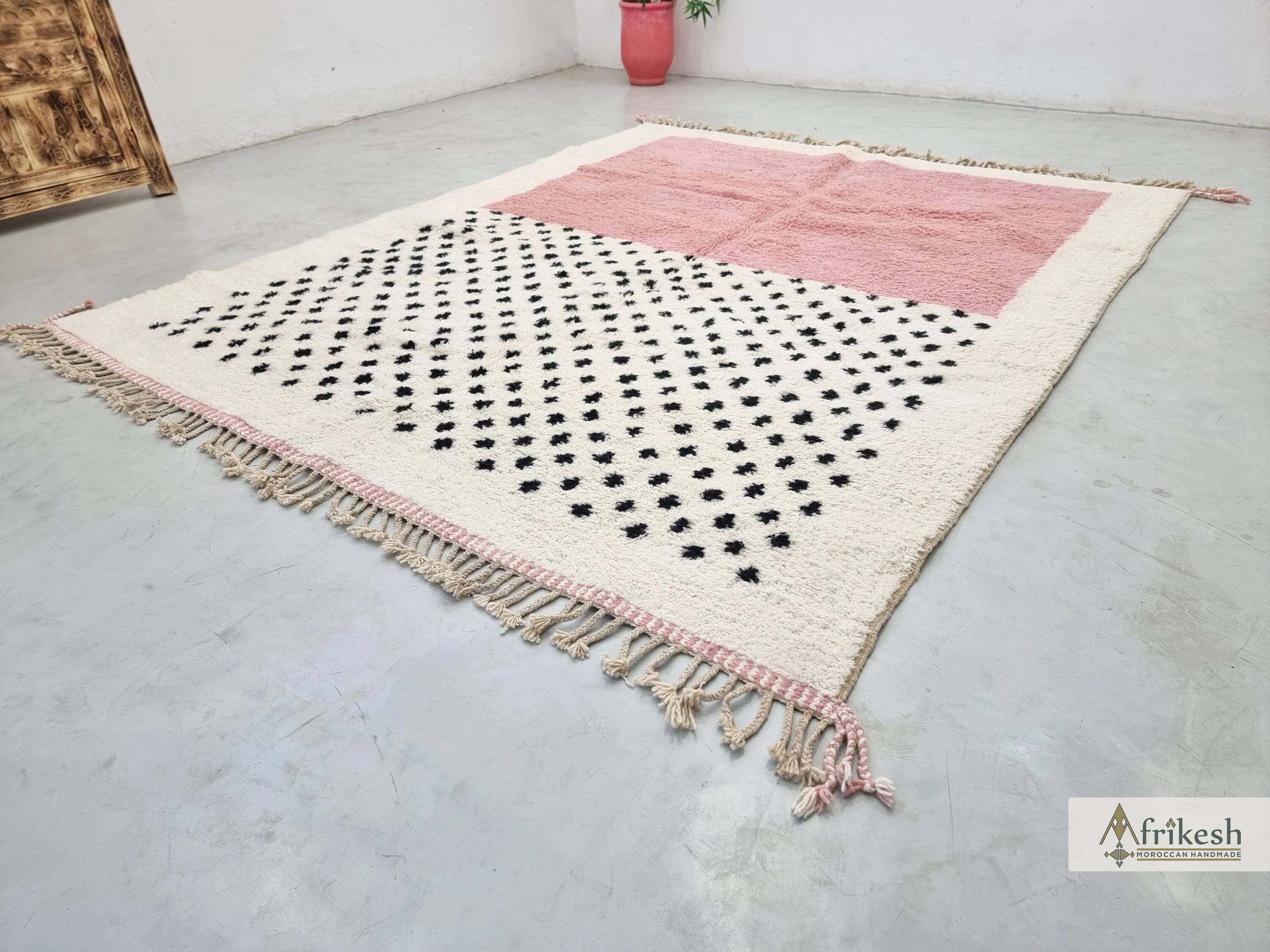 Moroccan rug in natural wool 3 x 2 m