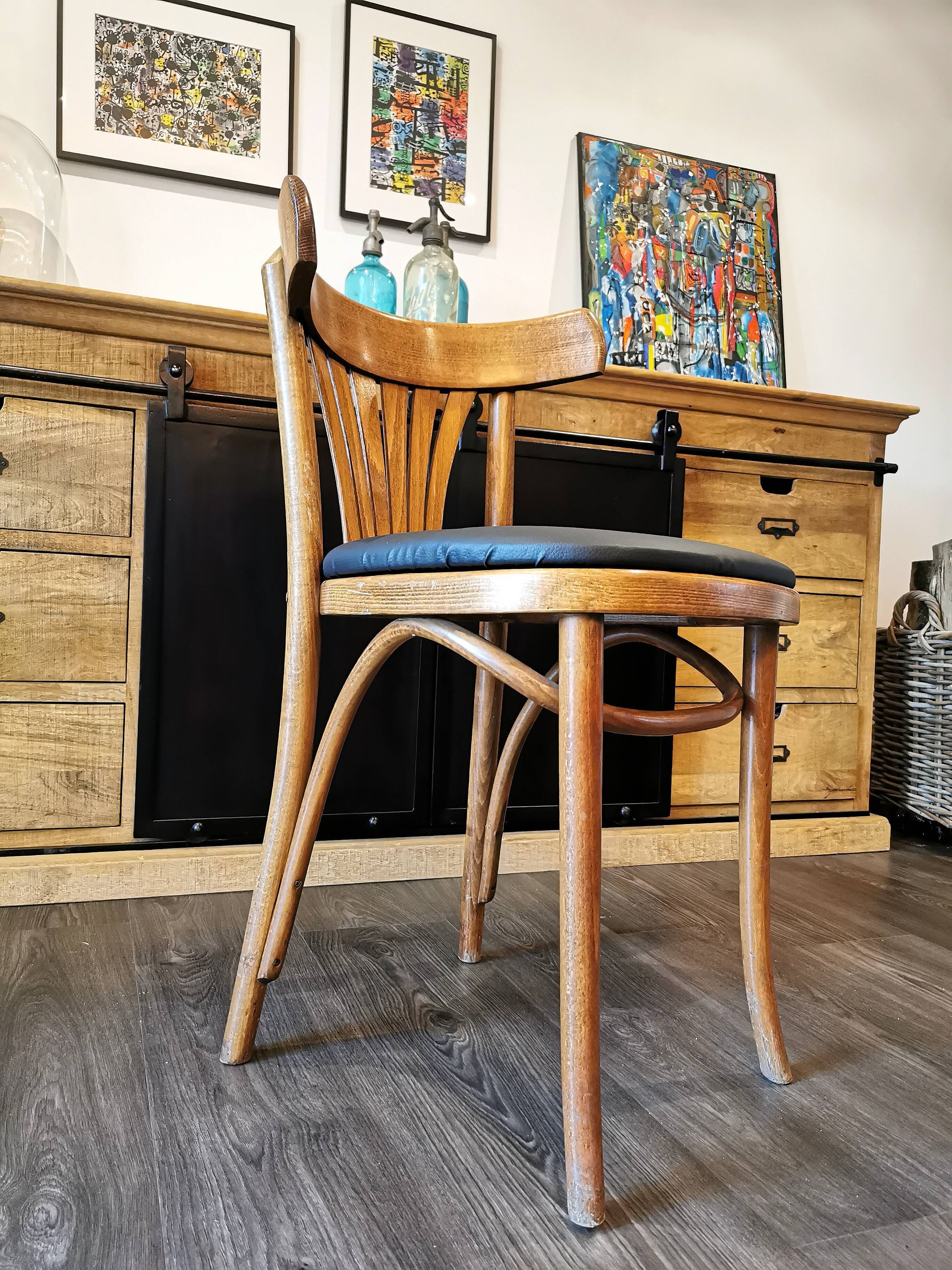 Série de 8 chaises bistrot