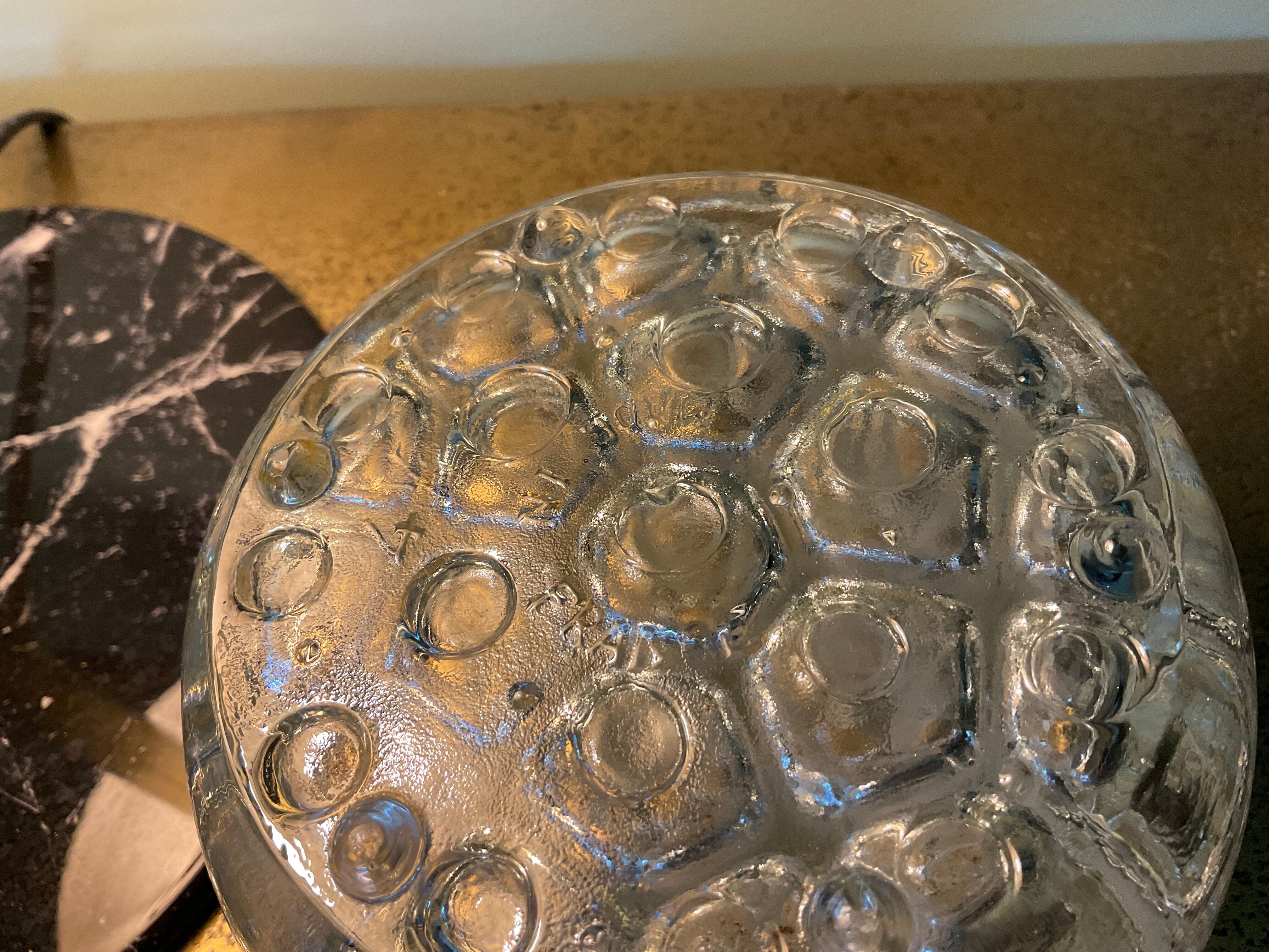 Pique fleurs Vintage . En verre