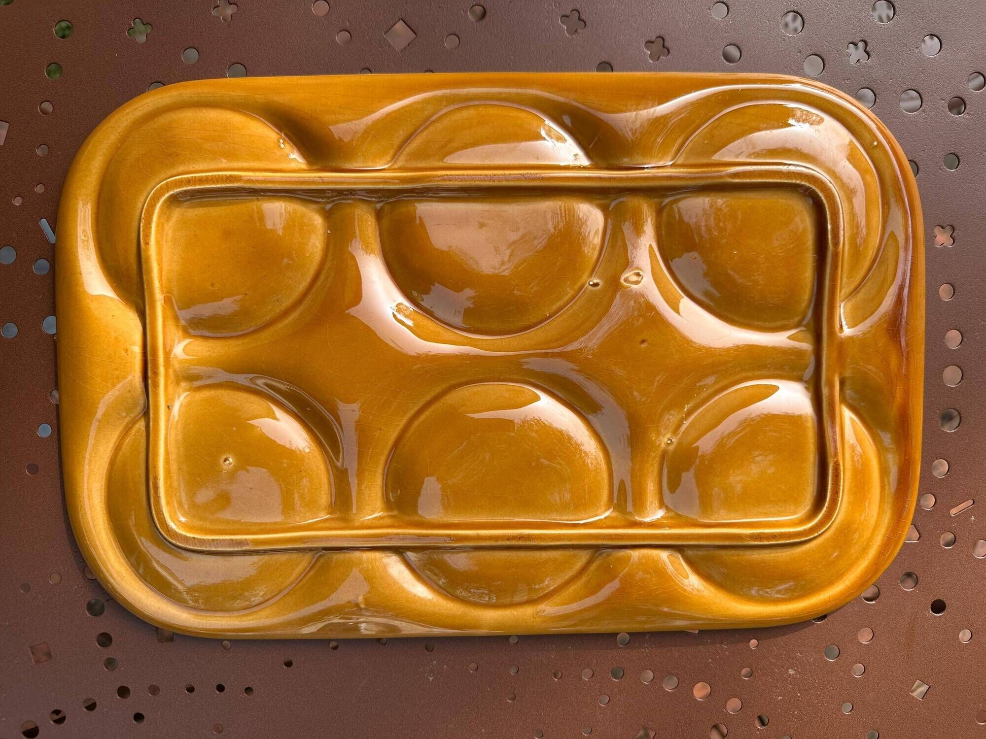 Vintage ochre earthenware artichoke dish, 6 compartments, relief flowers.