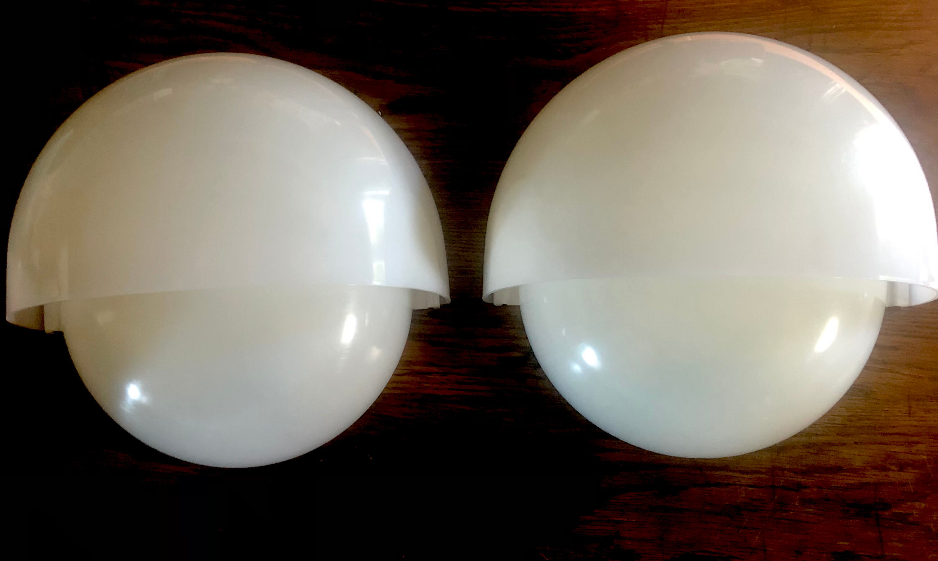 Pair of design wall lamps by Vico Magistretti for Artemide, 1970